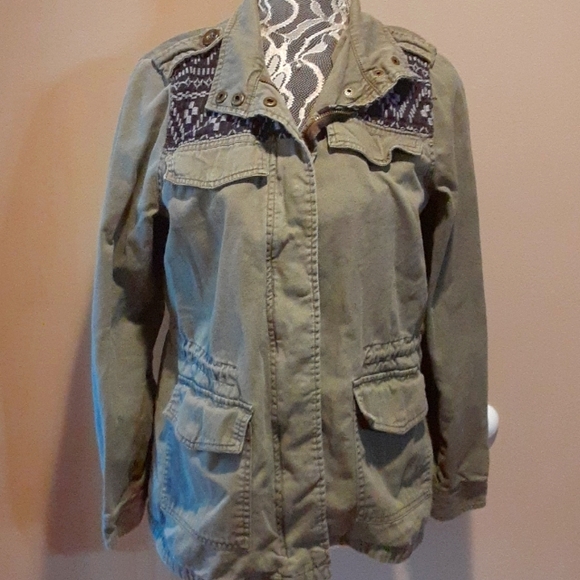 Mudd Jackets & Blazers - Adorable Cargo Jacket w/ Aztec Print